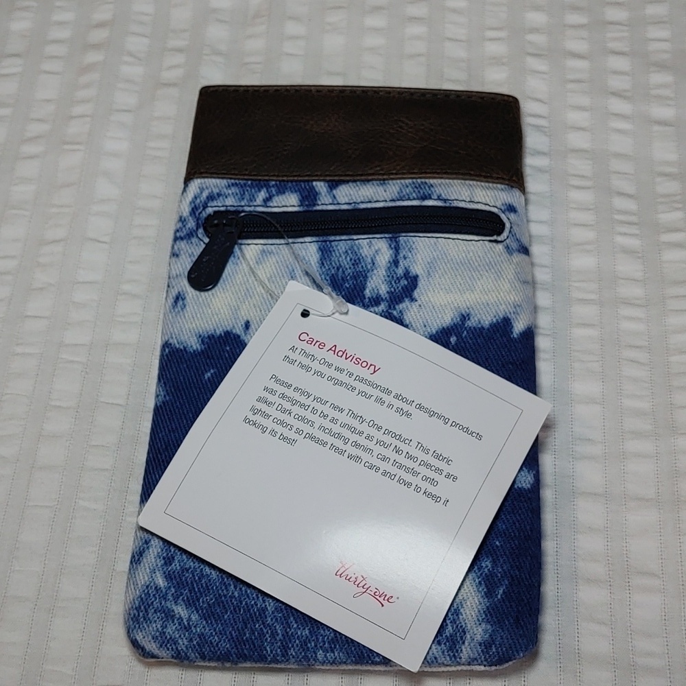 NWT Thirty One Sky Tie Dye Eyeglass/Sunglass Case